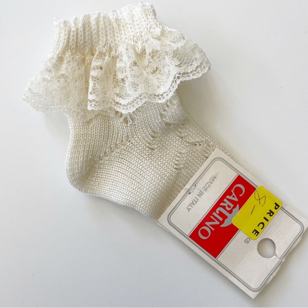 Carlino Knit Ivory Lace Ruffle Socks